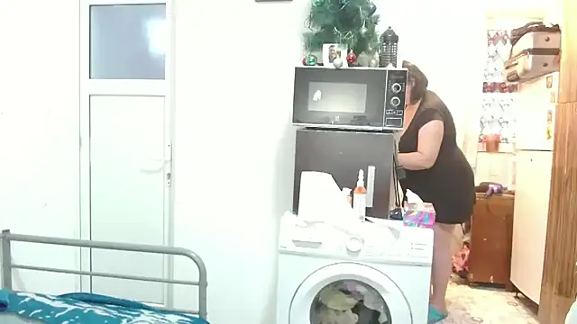 Snapshot of RidemerafSuzana chatting on 3, 12, 2025 RidemerafSuzana online show from 3, 12, 2025