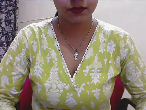 LovingPihu online show from 30, 4, 2026