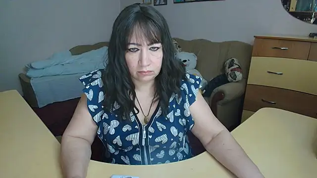 Lucretia Goldi  online show from 27, 2, 2025