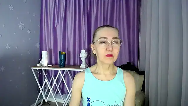 queen a n i online show from 2, 2, 2025