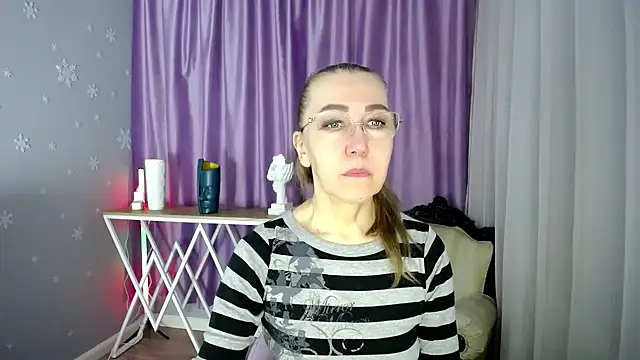 queen a n i online show from 6, 3, 2025