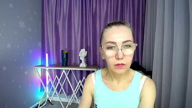 queen a n i online show from 15, 9, 2025