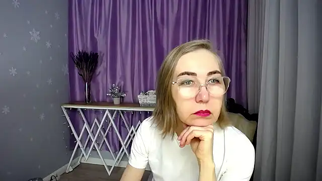 queen a n i online show from 2, 5, 2026