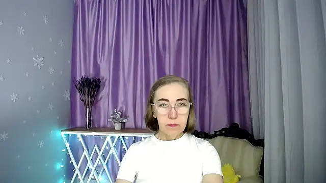 queen a n i online show from 3, 5, 2026