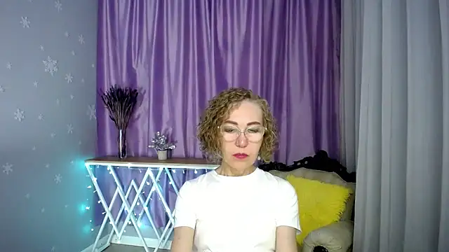 Snapshot of queen_a_n_i chatting on 24, 5, 2026 queen a n i online show from 24, 5, 2026