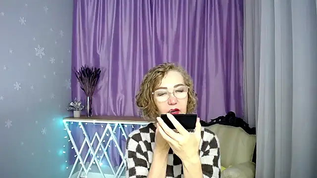 Snapshot of queen_a_n_i chatting on 1, 6, 2026 queen a n i online show from 1, 6, 2026