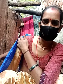 Snapshot of Mohni_Das chatting on 4, 7, 2026 Mohni Das online show from 4, 7, 2026