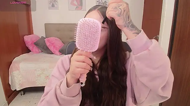 Miley Baker online show from 21, 11, 2025