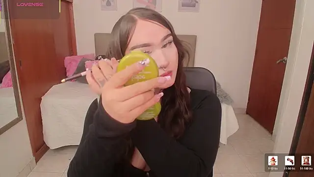 Miley Baker online show from 27, 2, 2026