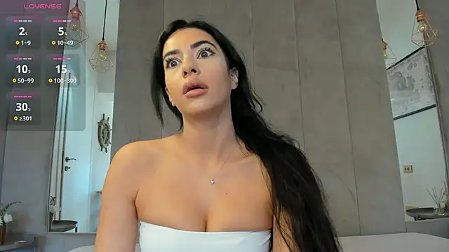 Naila18 online show from 14, 9, 2025