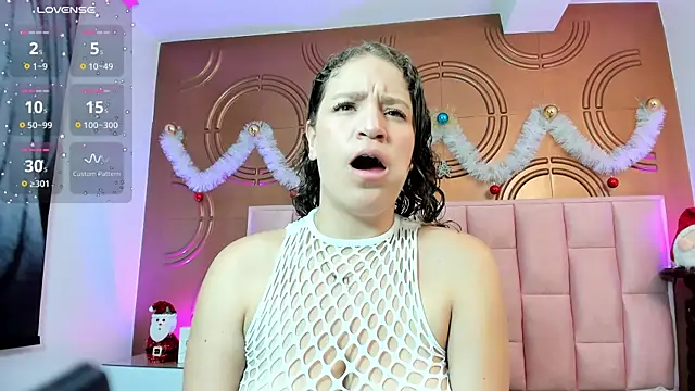 Snapshot of valeriaa19 chatting on 4, 12, 2024 valeriaa19 online show from 4, 12, 2024