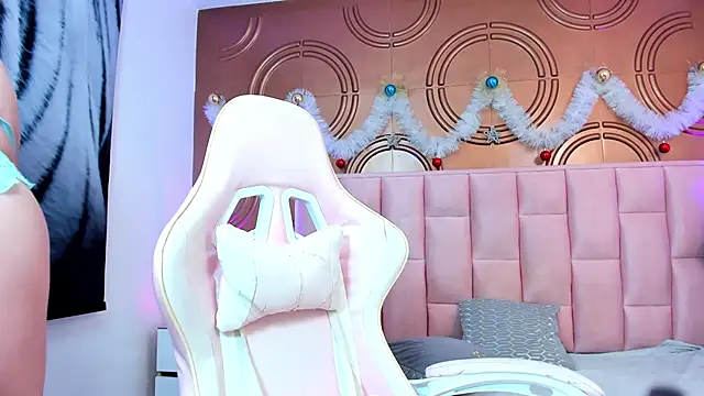 Snapshot of valeriaa19 chatting on 3, 1, 2025 valeriaa19 online show from 3, 1, 2025