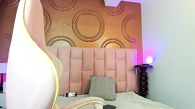 Snapshot of valeriaa19 chatting on 6, 3, 2025 valeriaa19 online show from 6, 3, 2025