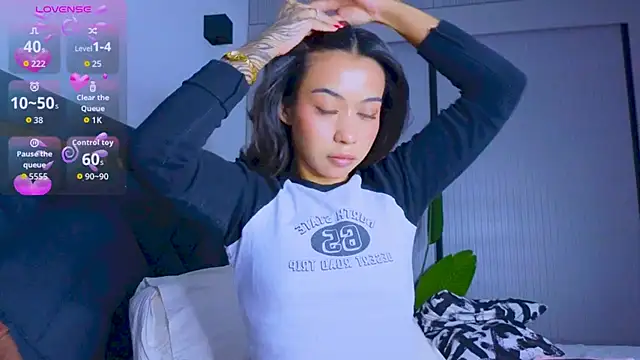 Mia Tin online show from 17, 9, 2025