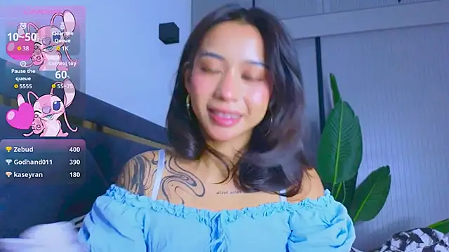 Mia Tin online show from 28, 9, 2025