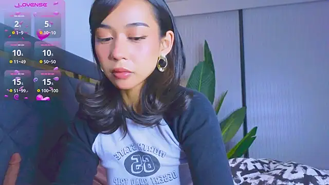 Mia Tin online show from 23, 10, 2025