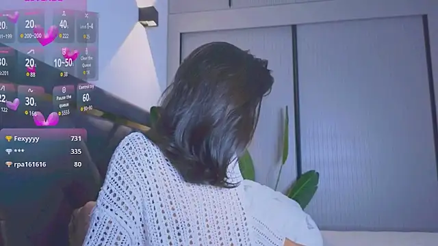 Mia Tin online show from 29, 10, 2025