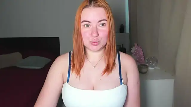 Snapshot of LAYLAxSTAR chatting on 8, 7, 2026 LAYLAxSTAR online show from 8, 7, 2026