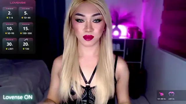 Snapshot of Local_Hoelyx chatting on 20, 12, 2025 Local Hoelyx online show from 20, 12, 2025