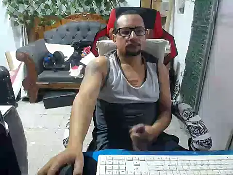 Snapshot of alexam_gal@xh chatting on 8, 12, 2024 alexam galxh online show from 8, 12, 2024