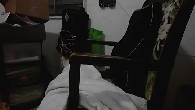 poppergirl69 online show from 16, 12, 2024