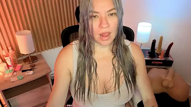 MarianL0ve online show from 6, 5, 2026
