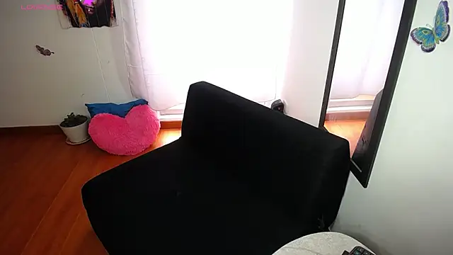 Snapshot of sexylatina001 chatting on 23, 10, 2025 sexylatina001 online show from 23, 10, 2025