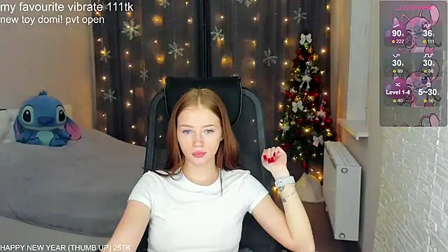 Snapshot of Hot_Mia_ chatting on 12, 12, 2024 Hot Mia  online show from 12, 12, 2024