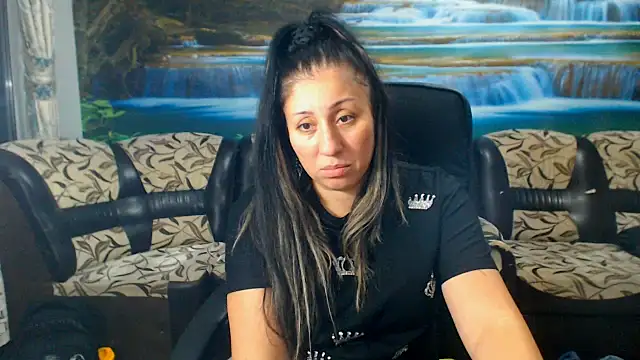 Snapshot of MoistMady chatting on 18, 10, 2025 MoistMady online show from 18, 10, 2025