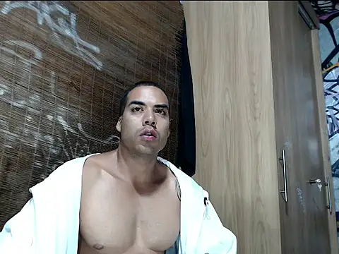 Snapshot of Justin_Frank chatting on 14, 11, 2025 Justin Frank online show from 14, 11, 2025