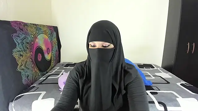 evelyn  salah online show from 12, 7, 2026