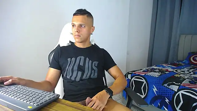 Snapshot of DavidAngell7 chatting on 14, 12, 2024 DavidAngell7 online show from 14, 12, 2024