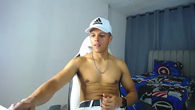 Snapshot of DavidAngell7 chatting on 1, 1, 2025 DavidAngell7 online show from 1, 1, 2025