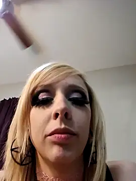 AmethystFoxx online show from 5, 3, 2025