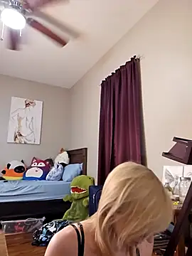 AmethystFoxx online show from 18, 3, 2025