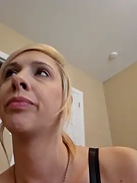 AmethystFoxx online show from 5, 10, 2025