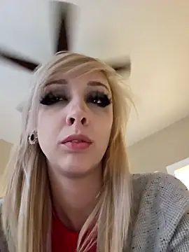 AmethystFoxx online show from 28, 11, 2025