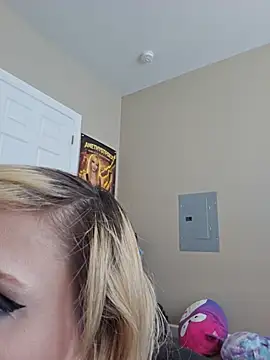 AmethystFoxx online show from 22, 6, 2026
