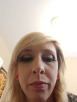 AmethystFoxx online show from 25, 6, 2026