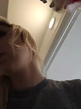 AmethystFoxx online show from 11, 7, 2026