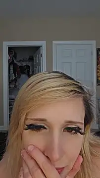 AmethystFoxx online show from 27, 7, 2026