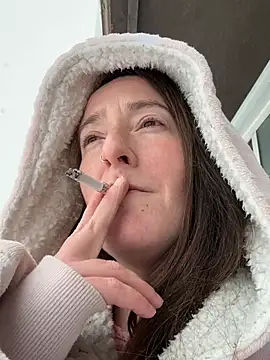 Mini And The Bear online show from 19, 2, 2026