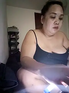 Snapshot of Sweet_asian_kylie chatting on 7, 3, 2025 Sweet asian kylie online show from 7, 3, 2025