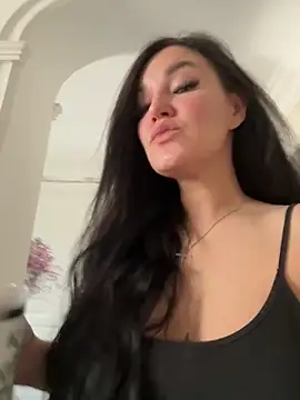 Snapshot of Niki_li chatting on 23, 10, 2025 Niki li online show from 23, 10, 2025