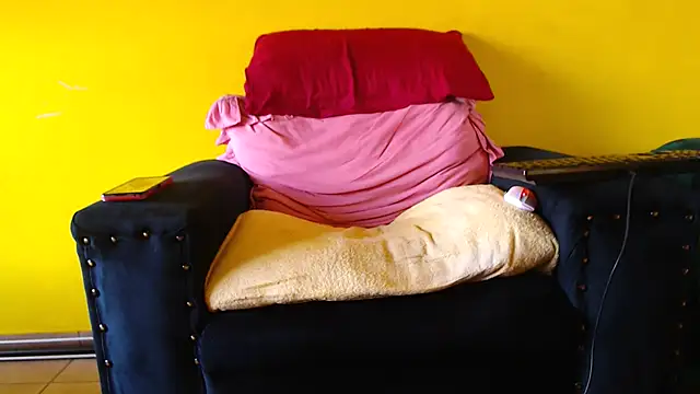 Snapshot of zuluboyxx chatting on 6, 1, 2026 zuluboyxx online show from 6, 1, 2026