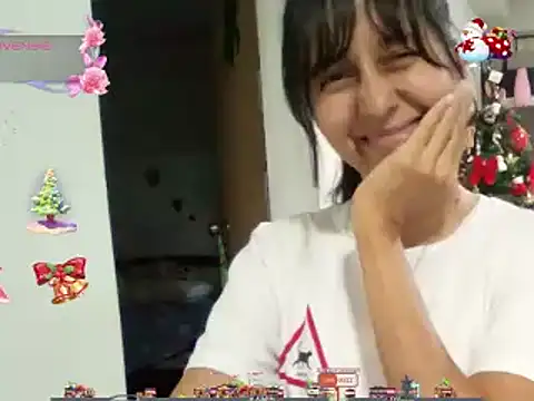 Snapshot of Moon_lunita chatting on 19, 12, 2024 Moon lunita online show from 19, 12, 2024