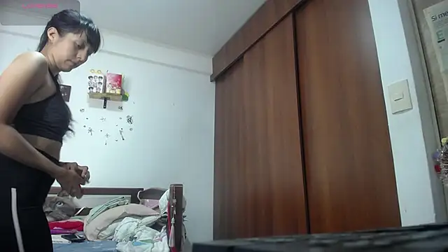 Snapshot of Moon_lunita chatting on 11, 11, 2025 Moon lunita online show from 11, 11, 2025