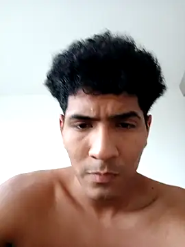 Snapshot of riquer09 chatting on 10, 11, 2025 riquer09 online show from 10, 11, 2025