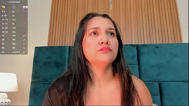 Snapshot of Kareena_chopra chatting on 3, 6, 2026 Kareena chopra online show from 3, 6, 2026