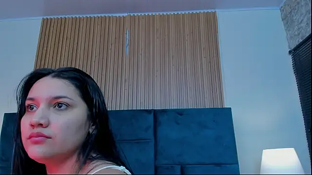 Snapshot of Kareena_chopra chatting on 5, 6, 2026 Kareena chopra online show from 5, 6, 2026